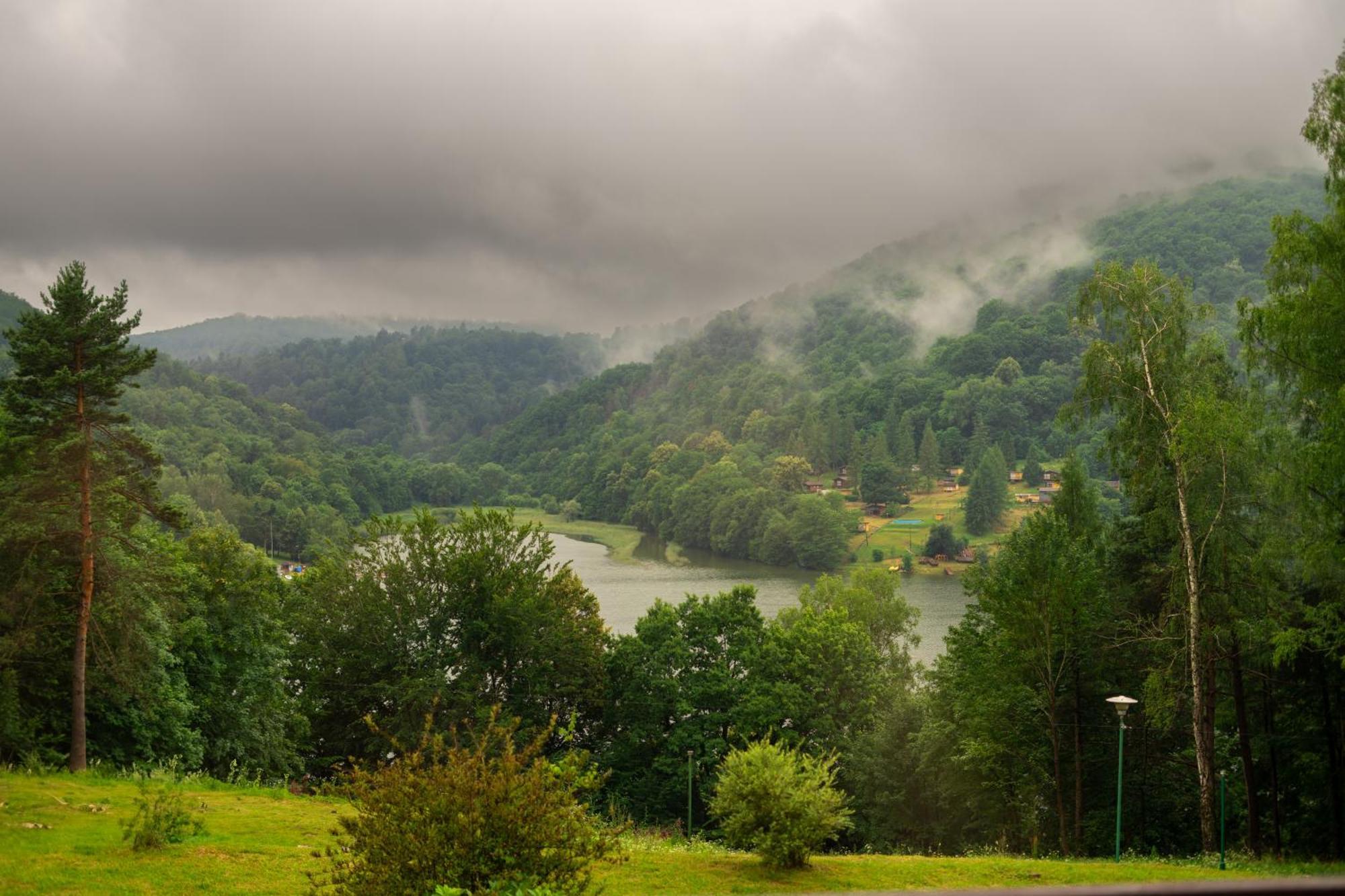 Osrodek Wypoczynkowy " Bieszczady" Otel Myczkowce Dış mekan fotoğraf